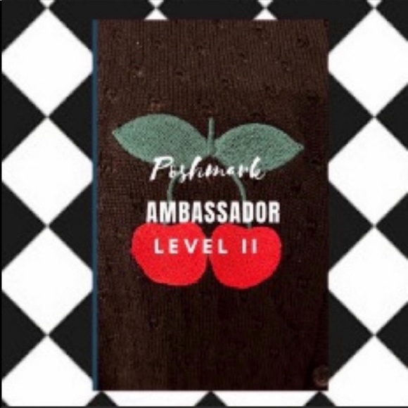 Faux Leather Single Breasted White trench w Statement Sleeve - Picture 14 of 15